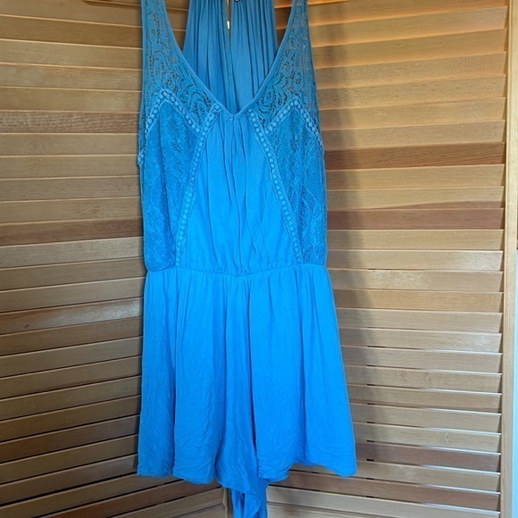 Taylor and Sage Light Blue Romper. Size Medium - Picture 3 of 7